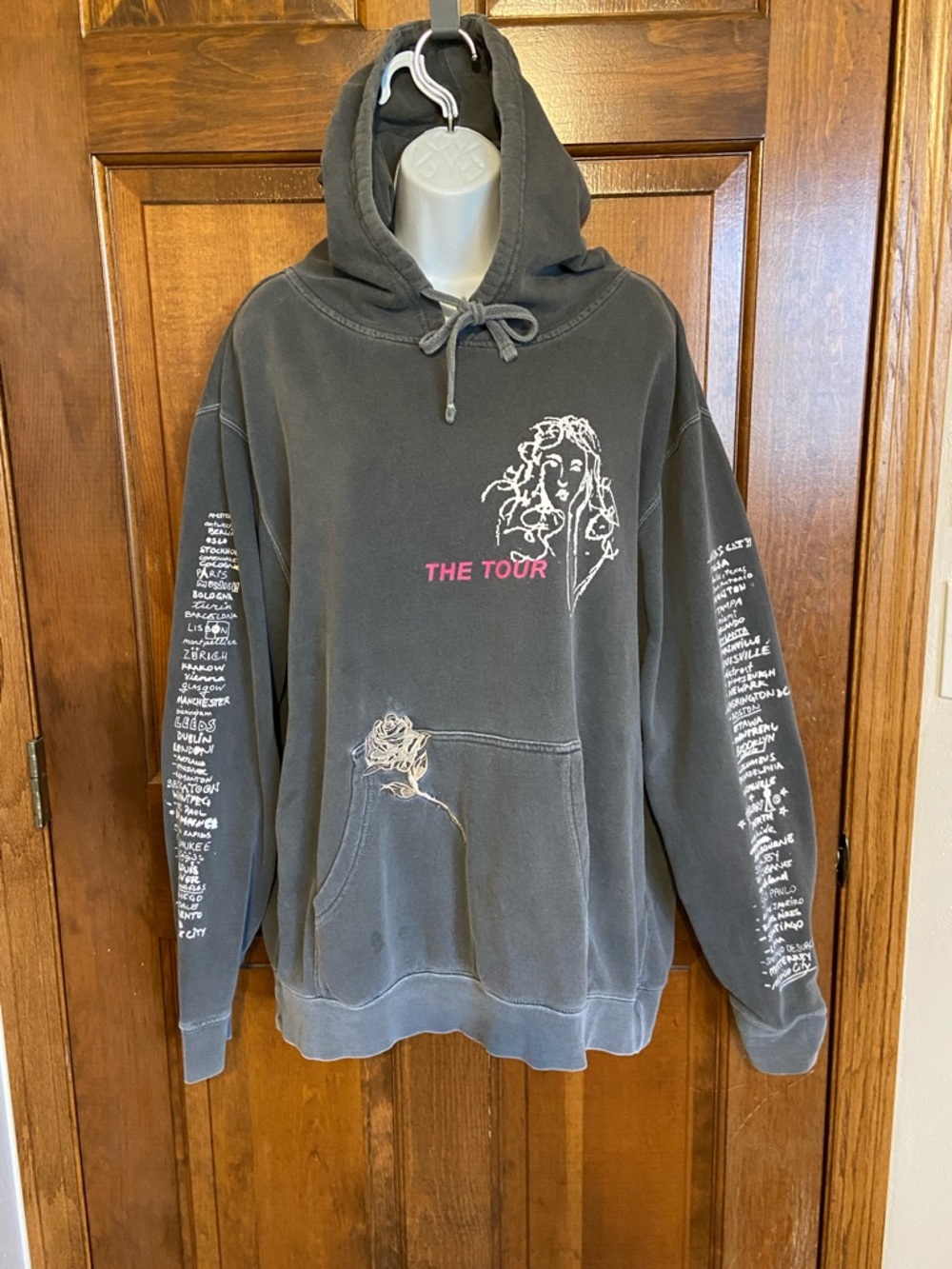 Shawn Mendes 2019 Tour Concert Hoodie Size Medium Official Merch Size XL - Picture 2 of 11